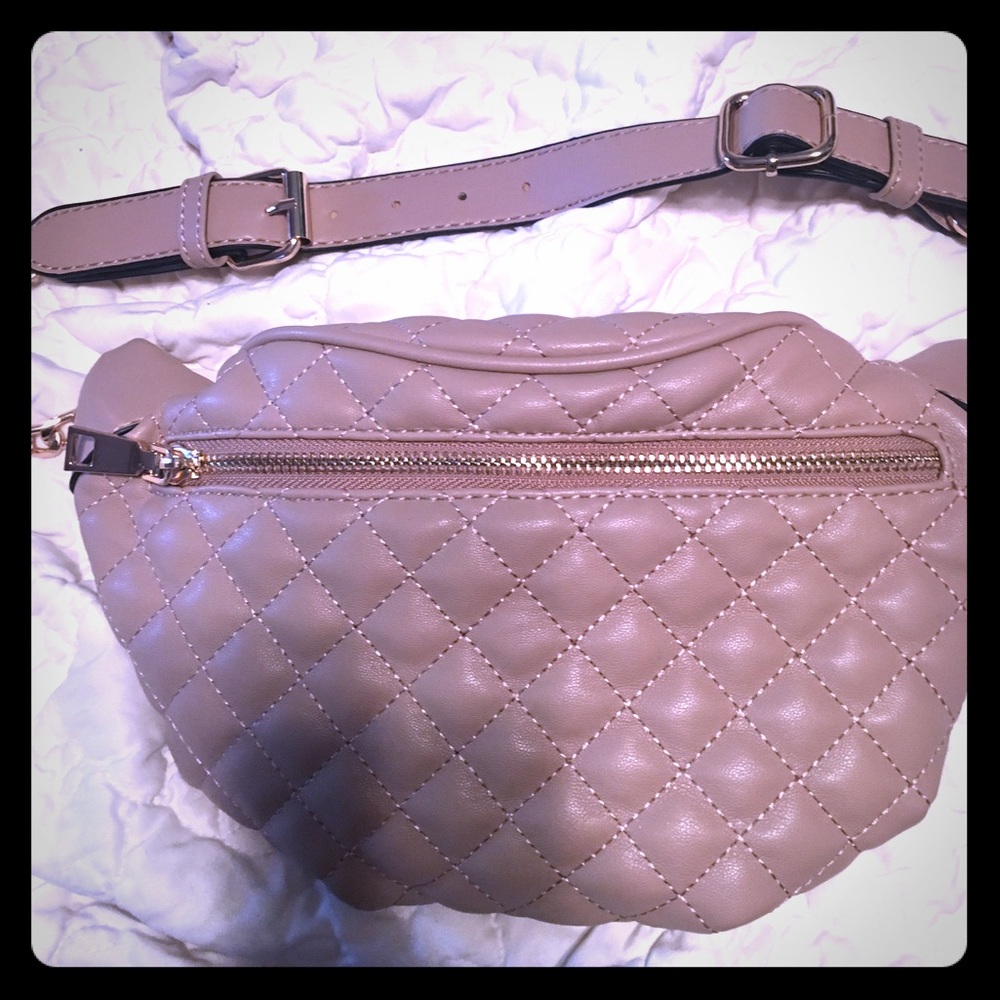 Quilted leather fanny bag with chain strap
